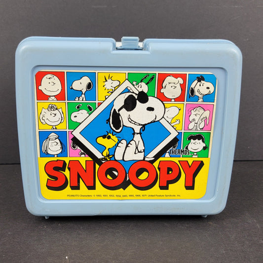 SNOOPY (PEANUTS) Plastic Lunchbox (NO Thermos) - 1971