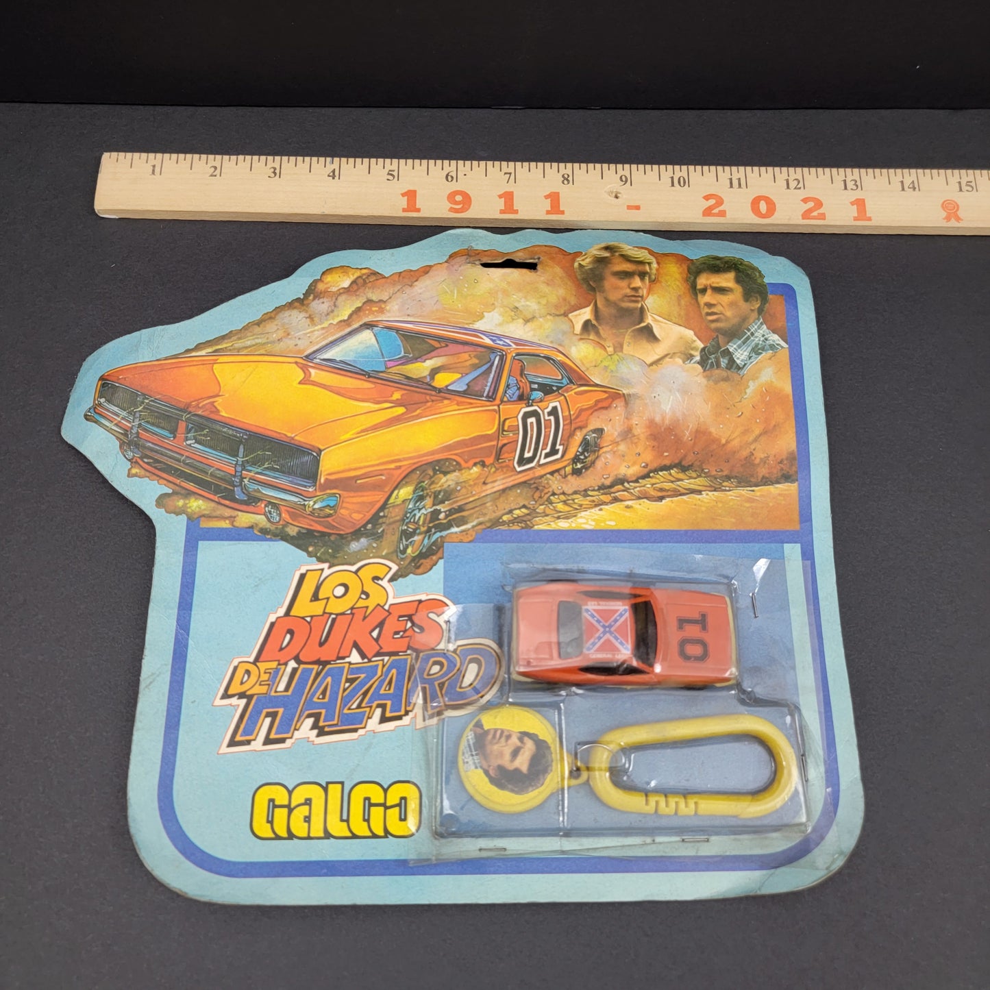 Los Dukes De Hazzard General Lee Car and Keychain - GALGO Industries (Argentina) - 80's