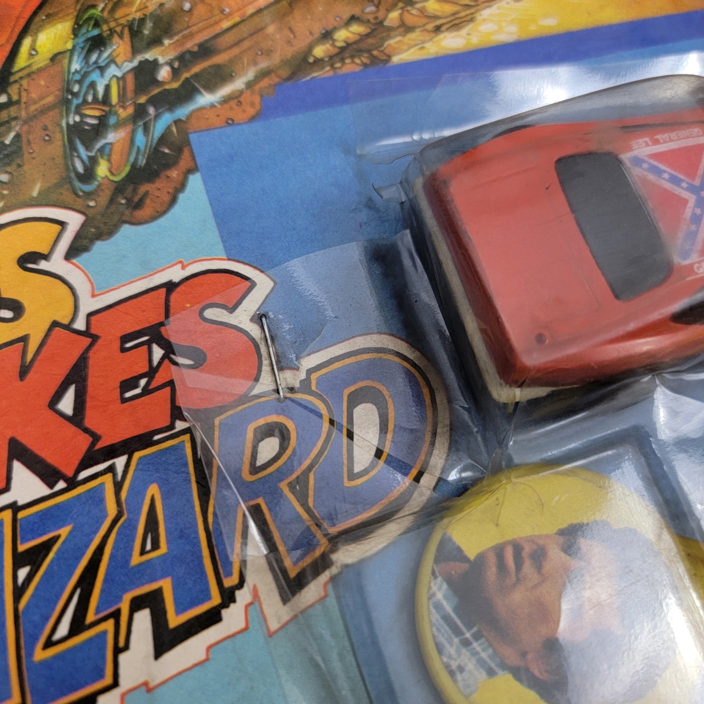 Los Dukes De Hazzard General Lee Car and Keychain - GALGO Industries (Argentina) - 80's