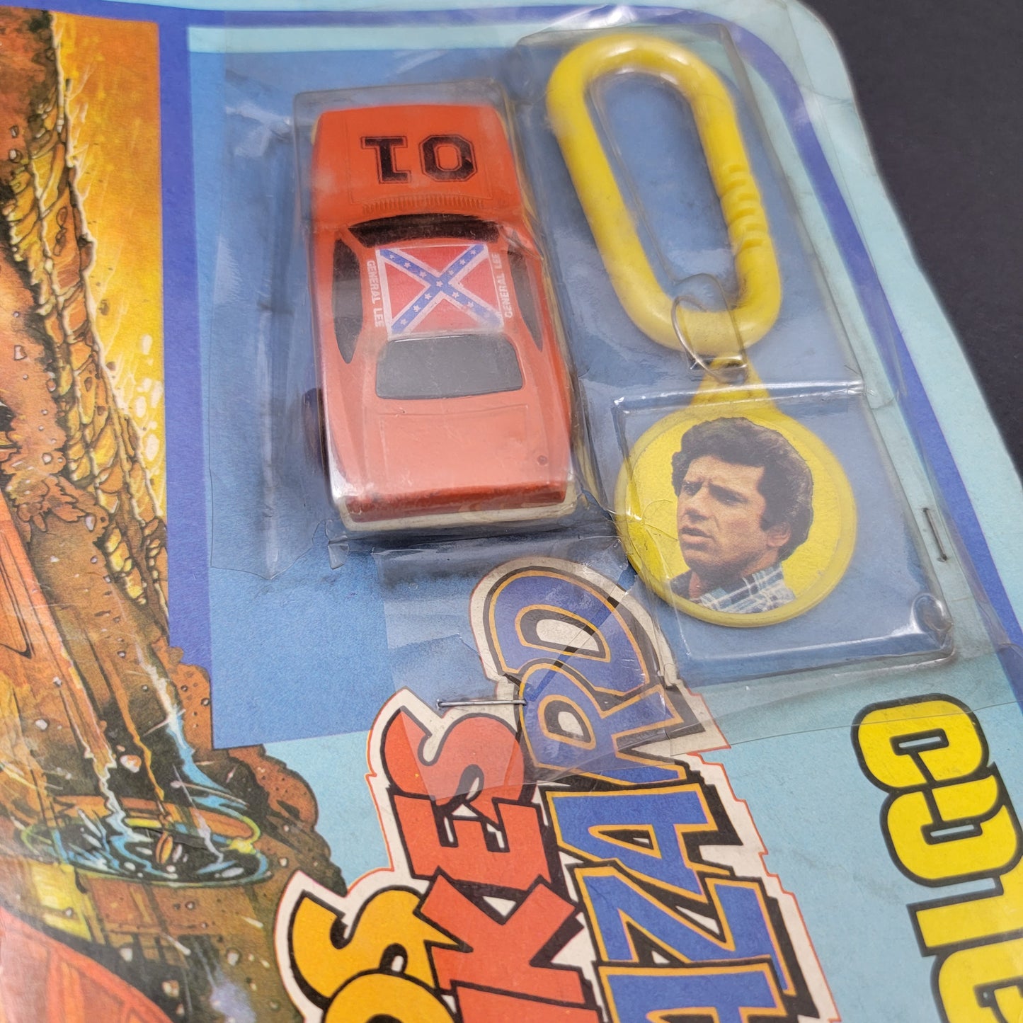 Los Dukes De Hazzard General Lee Car and Keychain - GALGO Industries (Argentina) - 80's