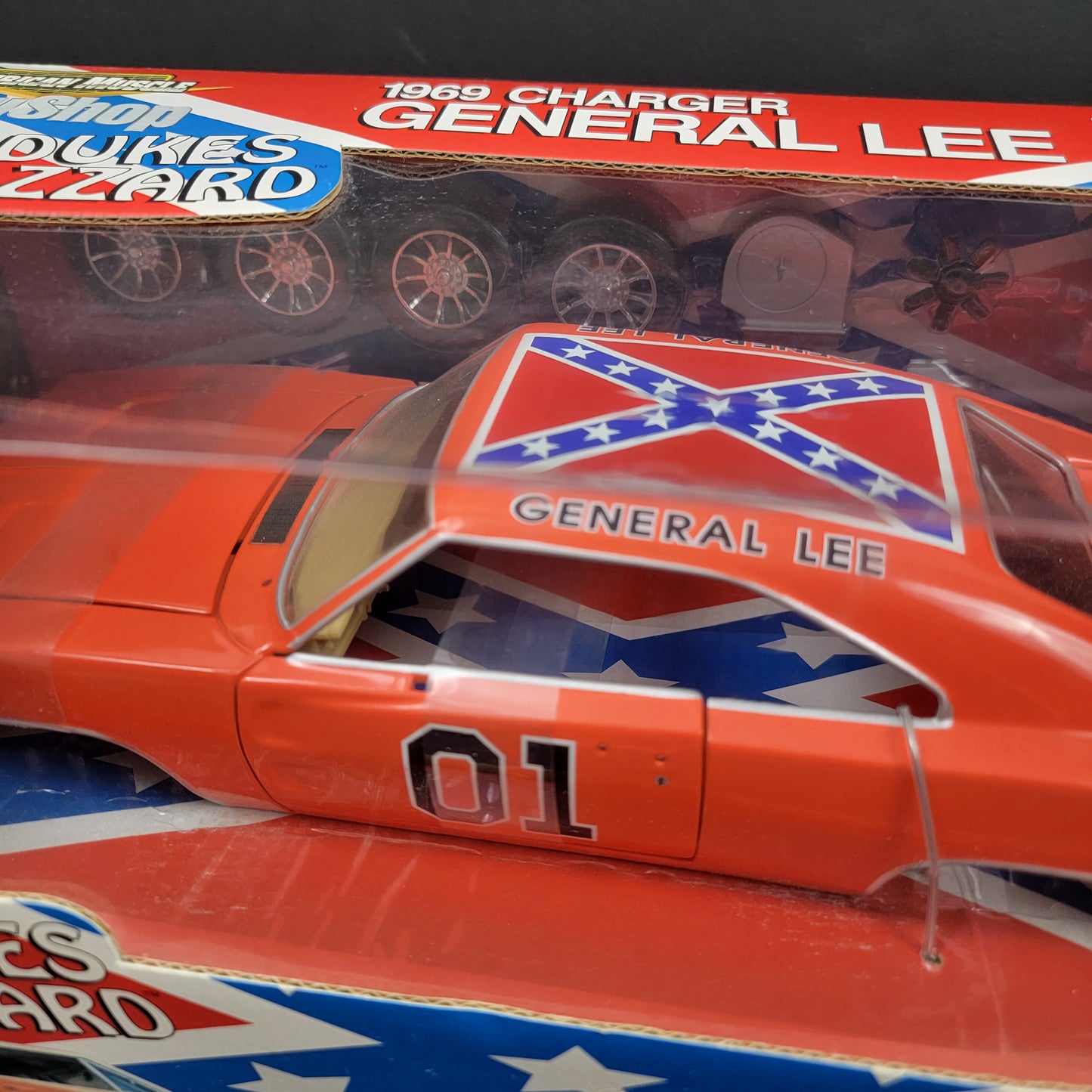 1:18 1969 Dodge Charger "General Lee" Body Shop Diecast Activity Set - 2001