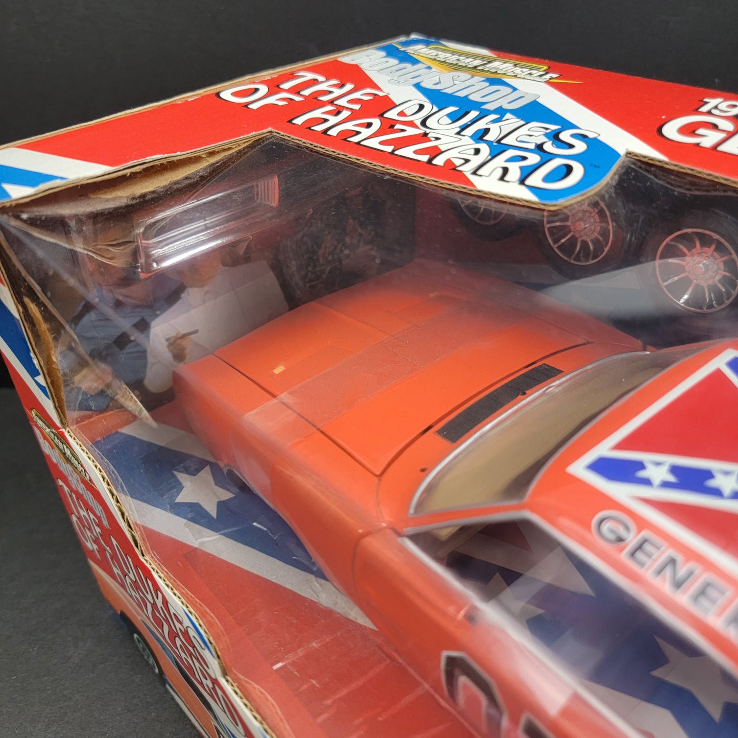 1:18 1969 Dodge Charger "General Lee" Body Shop Diecast Activity Set - 2001